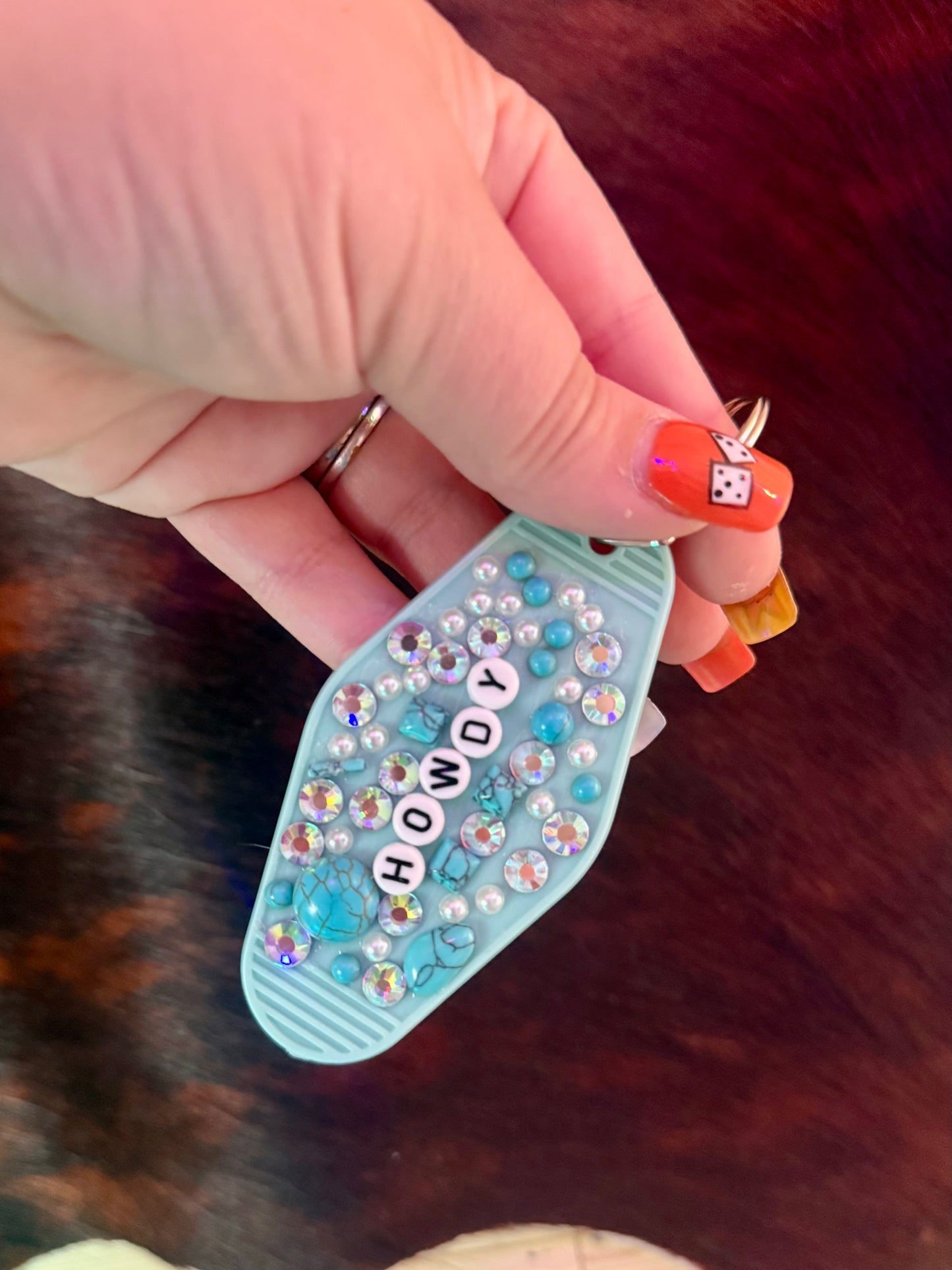 HOWDY Retro Motel Keychain