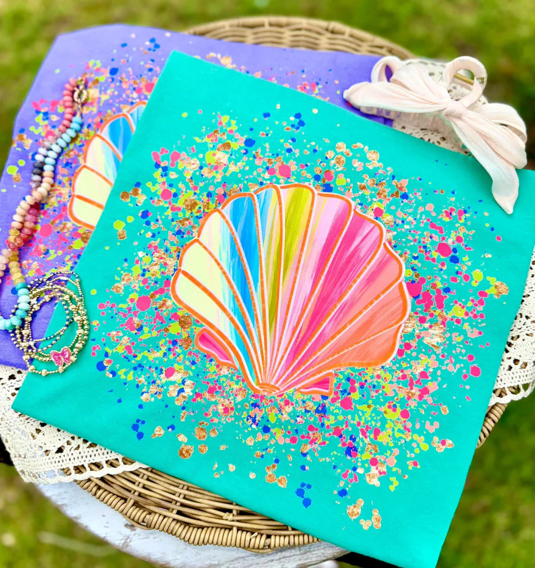 neon seashell tee