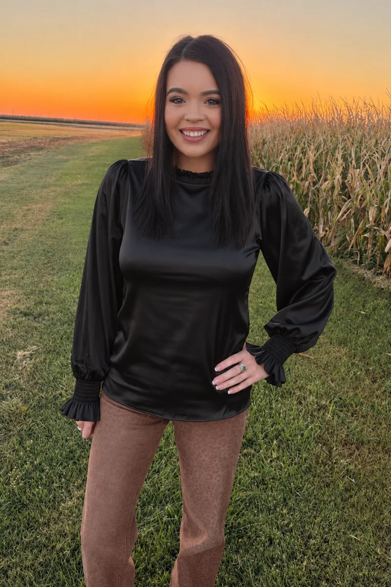 SUNDAY AT THE RANCH TOP - BLACK