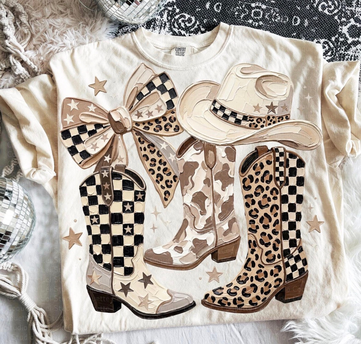 Boots & Bow Tee